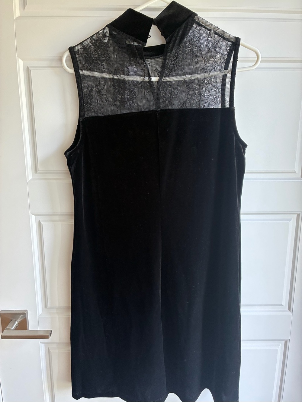 Sanctuary Black Lace Yoke Sleeveless velvet Dress - Picture 2 of 5